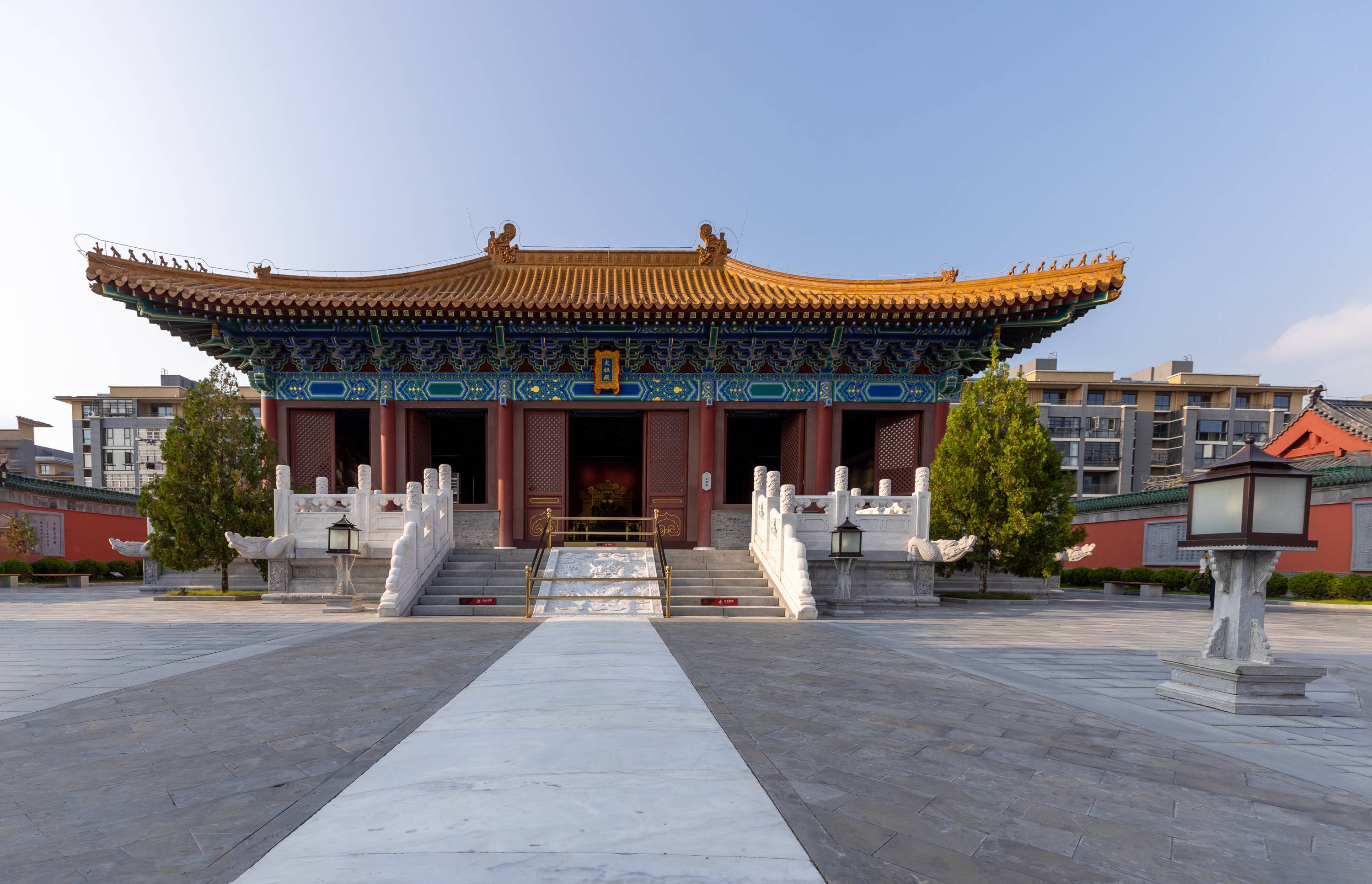 赏古建美，观明中都庙