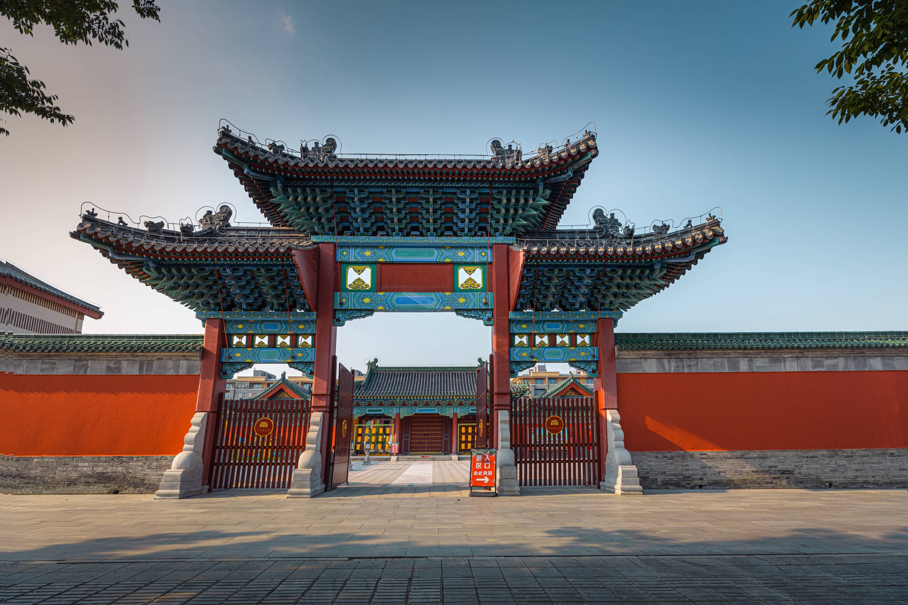 赏古建美，观明中都庙