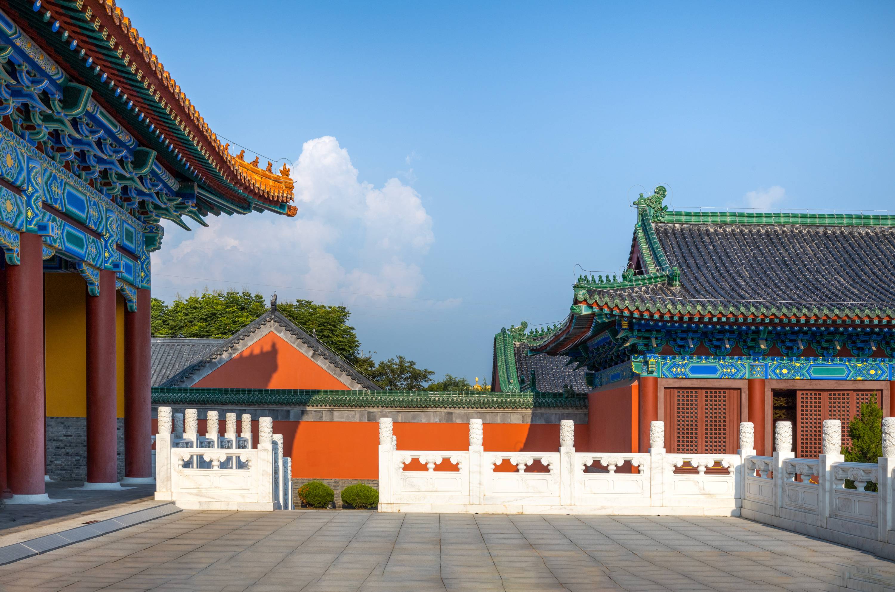 赏古建美，观明中都庙